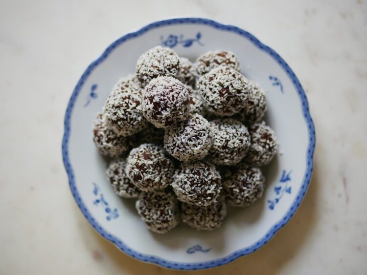 dadelbollar recept nyttiga chokladbollar utan nötter
