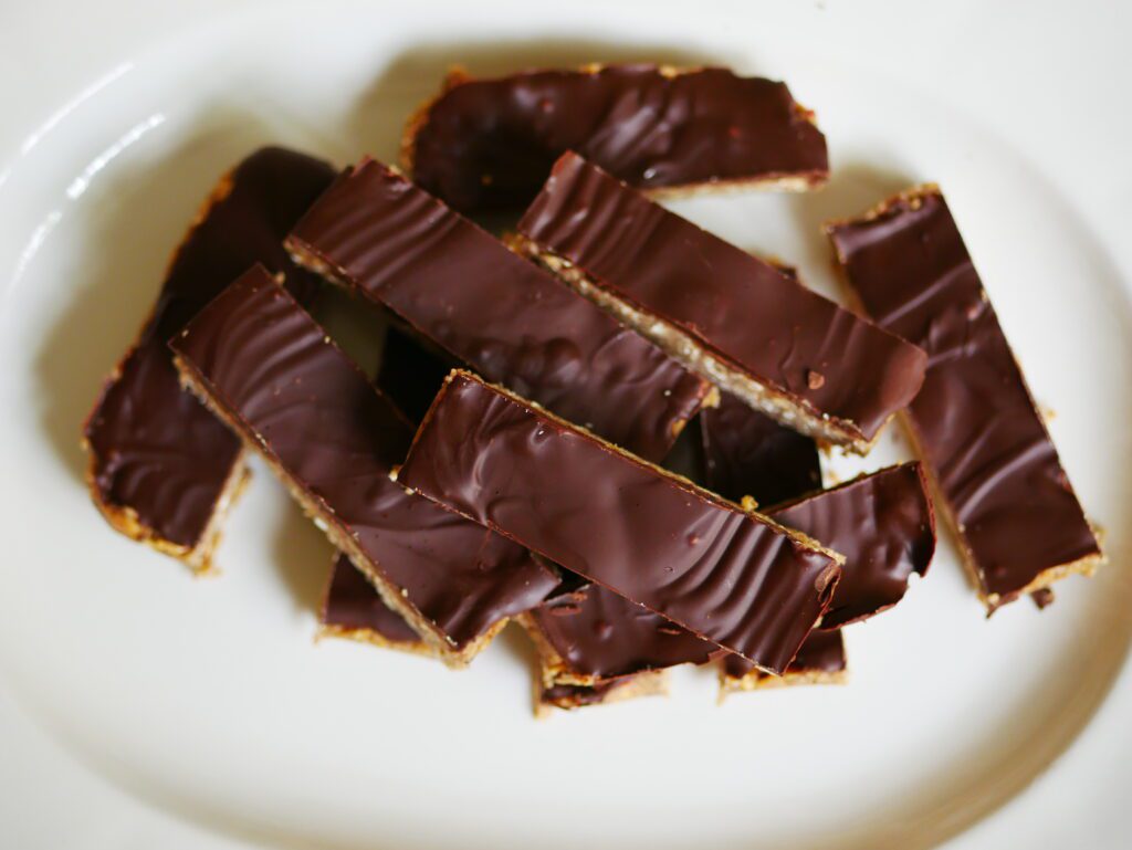 enkla müslibars med choklad recept chokladbars havrebars